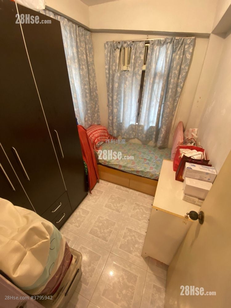 Tenement House Sell 2 Bedrooms 382 ft²