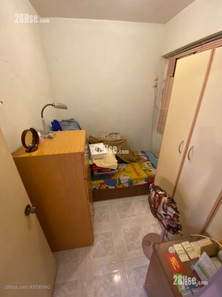 Tenement House Sell 2 Bedrooms 382 ft²