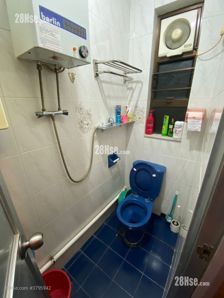 Tenement House Sell 2 Bedrooms 382 ft²