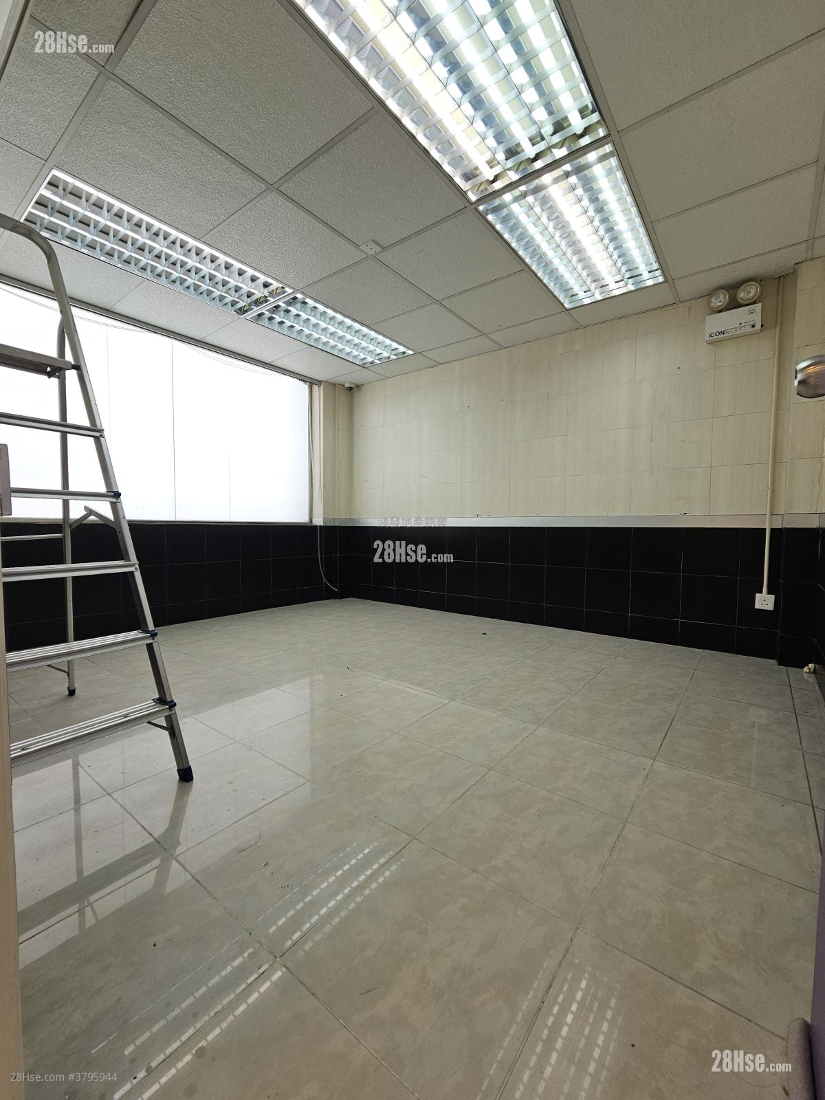 188-190 Boundary Street Rental 4 Bedrooms , 1 Toilet 891 ft²