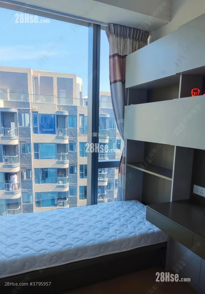 Capri Sell 2 Bedrooms 521 ft²