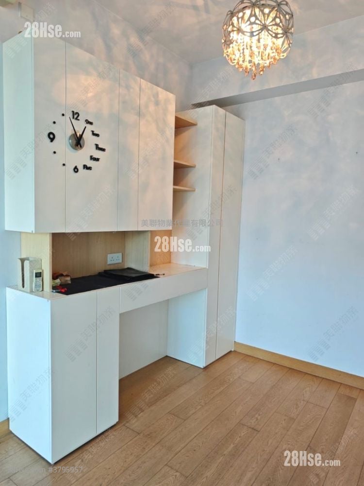 Capri Sell 2 Bedrooms 521 ft²