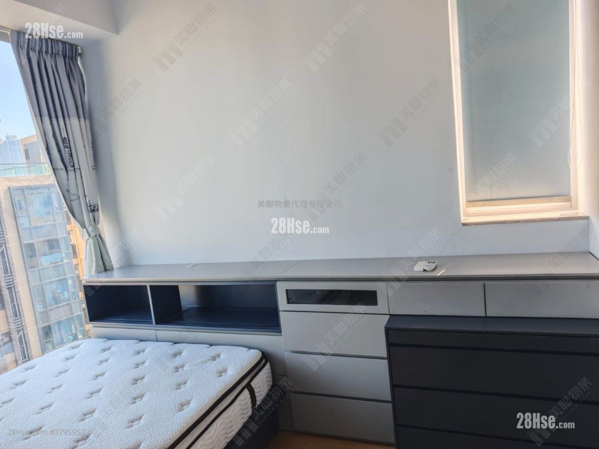 Capri Sell 2 Bedrooms 521 ft²