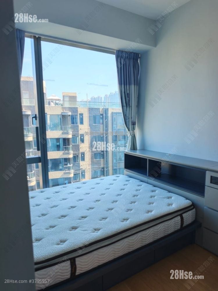 Capri Sell 2 Bedrooms 521 ft²