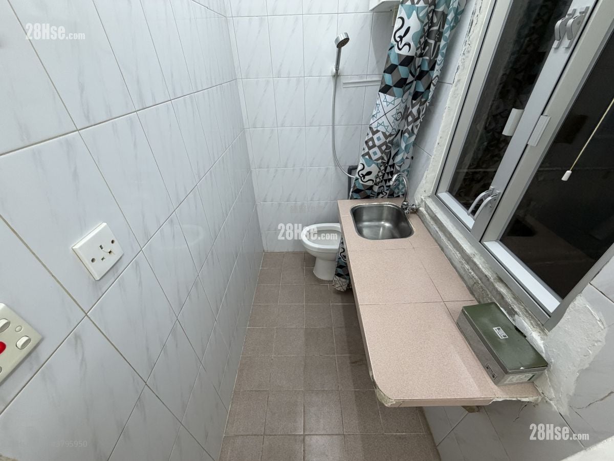 Lai King Building Rental Studio , 1 Bathroom 70 ft²