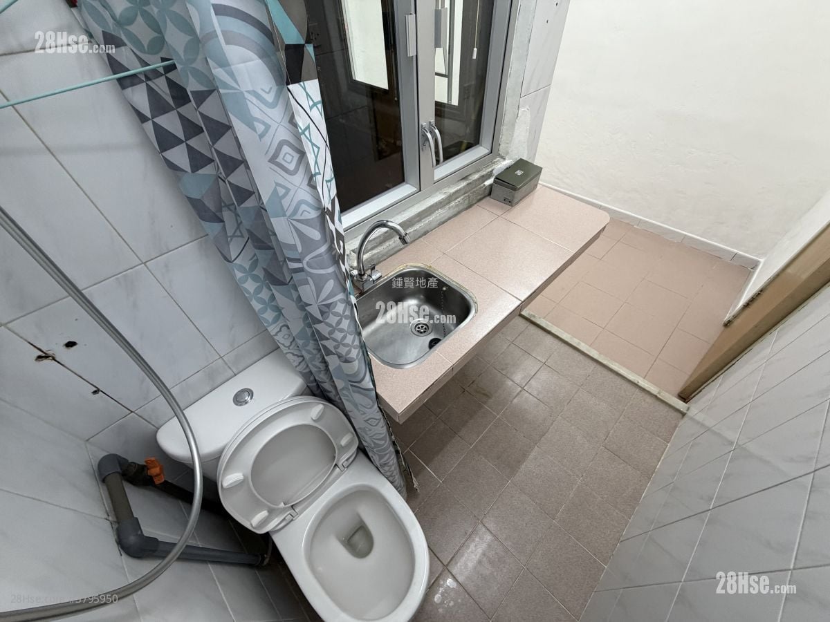 Lai King Building Rental Studio , 1 Bathroom 70 ft²