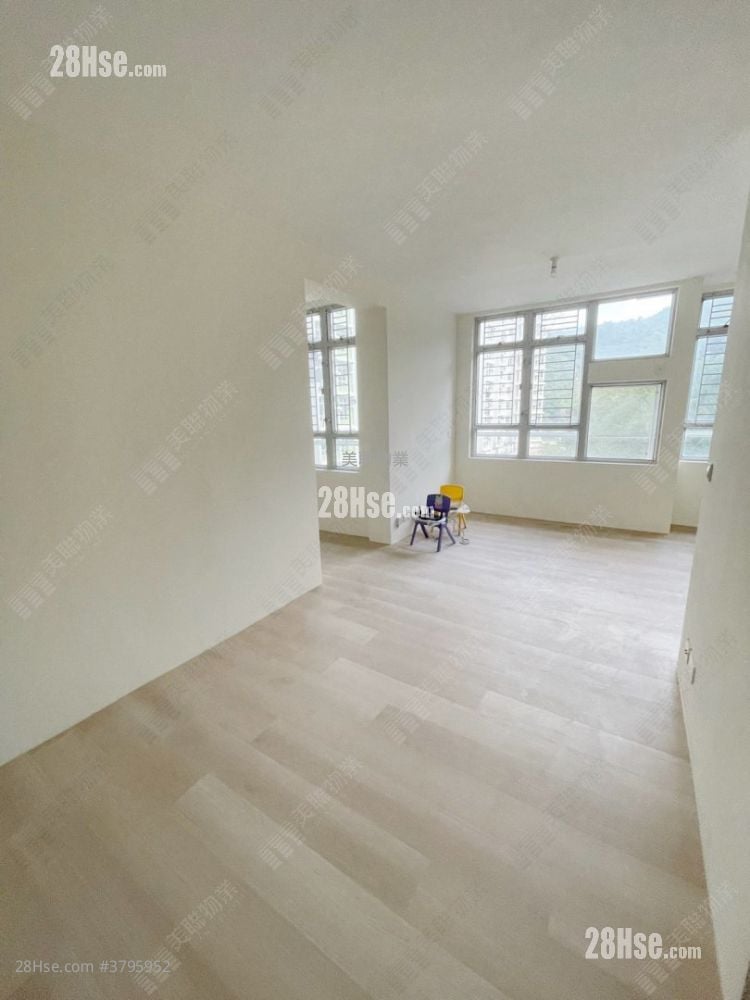 Shan Lai Court Sell 2 Bedrooms , 1 Bathroom 447 ft²