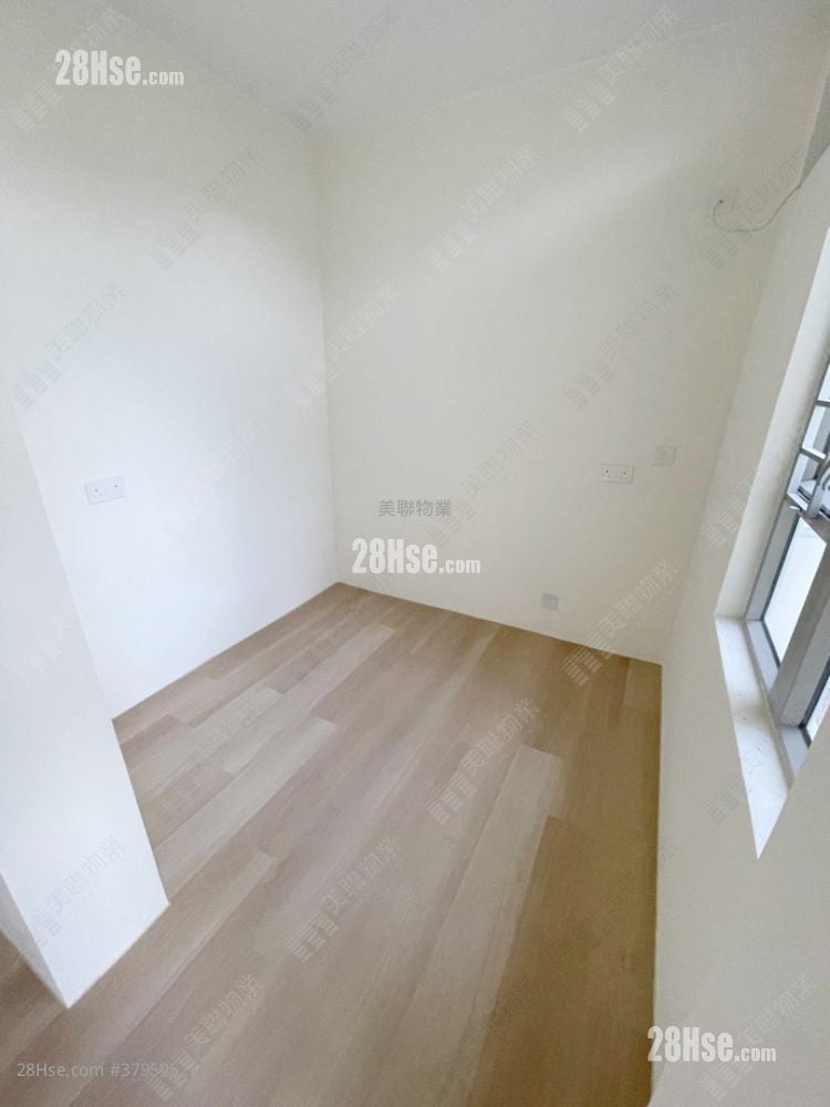 Shan Lai Court Sell 2 Bedrooms , 1 Bathroom 447 ft²
