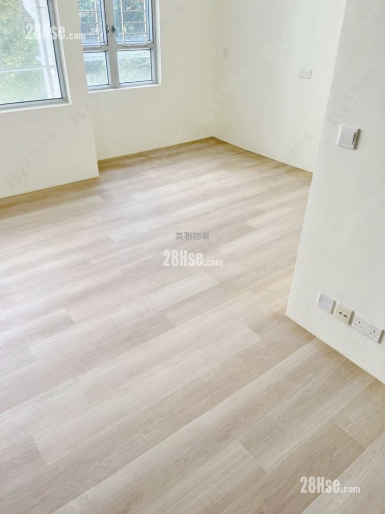 Shan Lai Court Sell 2 Bedrooms , 1 Bathroom 447 ft²