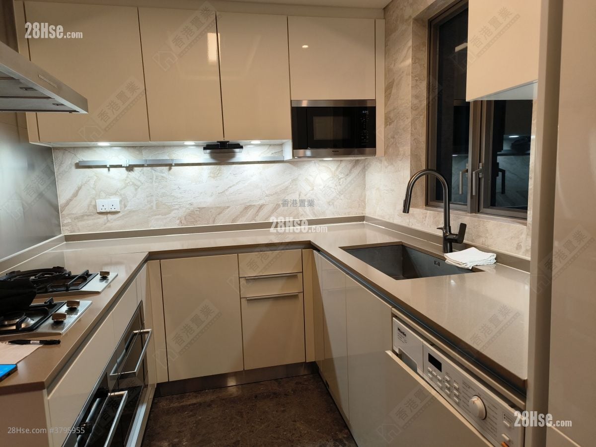 Grand Austin Sell 3 Bedrooms , 2 Bathrooms 875 ft²