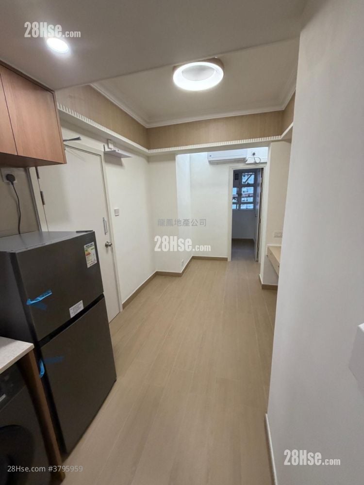 Cheong Fai Mansion Rental 4 Bedrooms , 2 Bathrooms 379 ft²