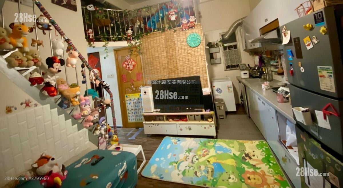 Sun Fair Building Sell 3 Bedrooms , 1 Bathroom 475 ft²