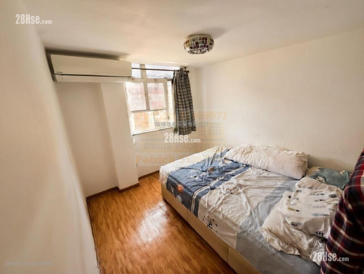 Sun Fair Building Sell 3 Bedrooms , 1 Bathroom 475 ft²