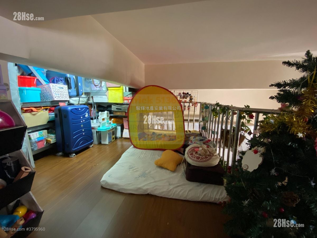 Sun Fair Building Sell 3 Bedrooms , 1 Bathroom 475 ft²