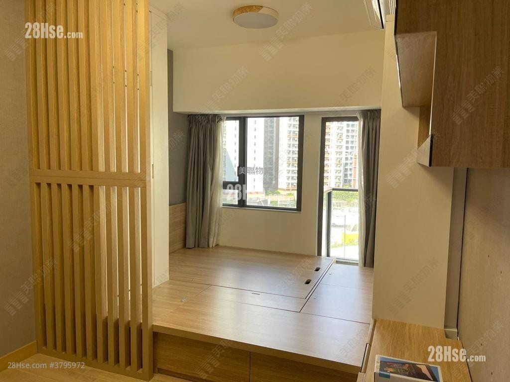 Victoria Skye Sell Studio , 1 Bathroom 273 ft²