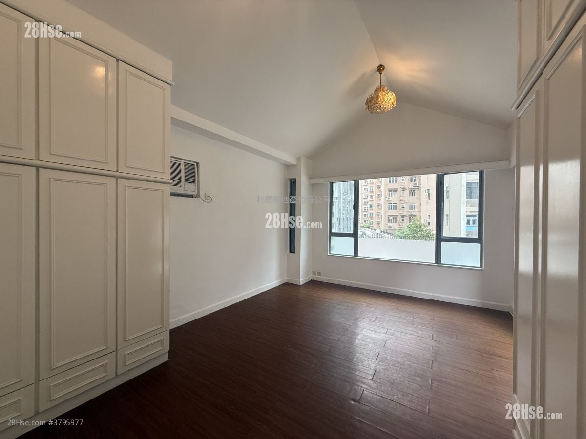 The Arcadia Sell 3 Bedrooms 1,696 ft²