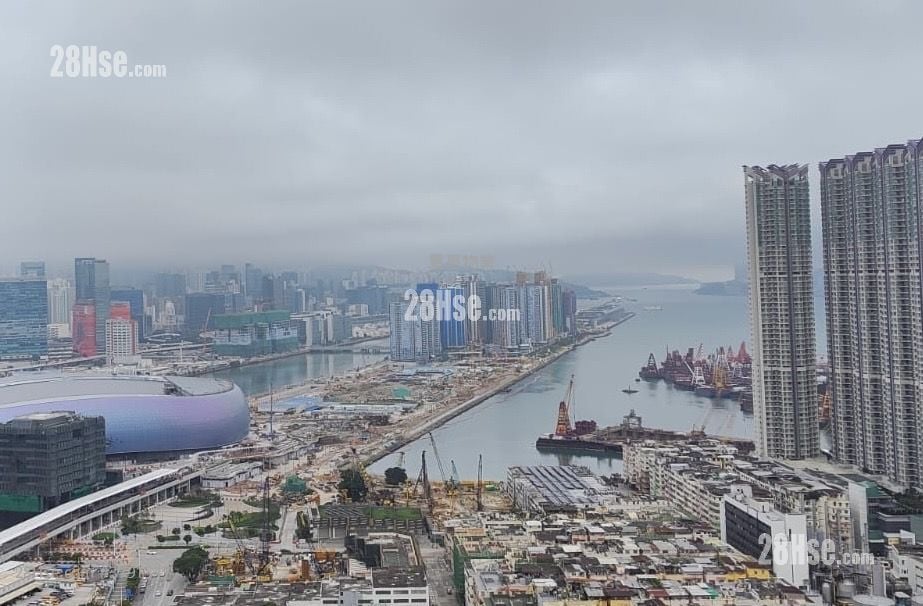 Sky Tower Sell 3 Bedrooms , 1 Bathroom 691 ft²