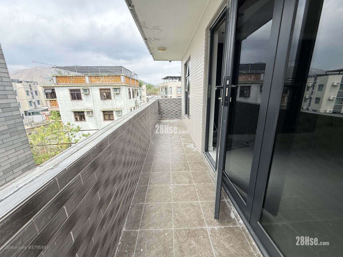 村屋 售盘 3 房 , 1 浴室 700 平方尺