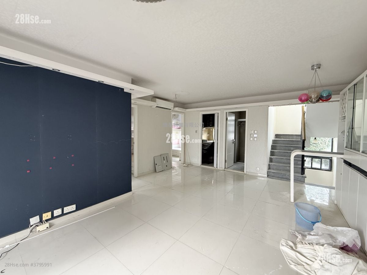 村屋 售盘 3 房 , 1 浴室 700 平方尺