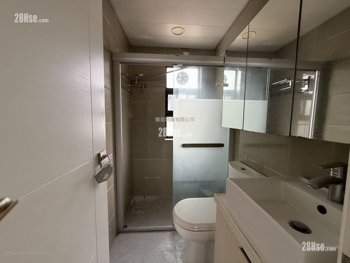 村屋 售盘 3 房 , 1 浴室 700 平方尺