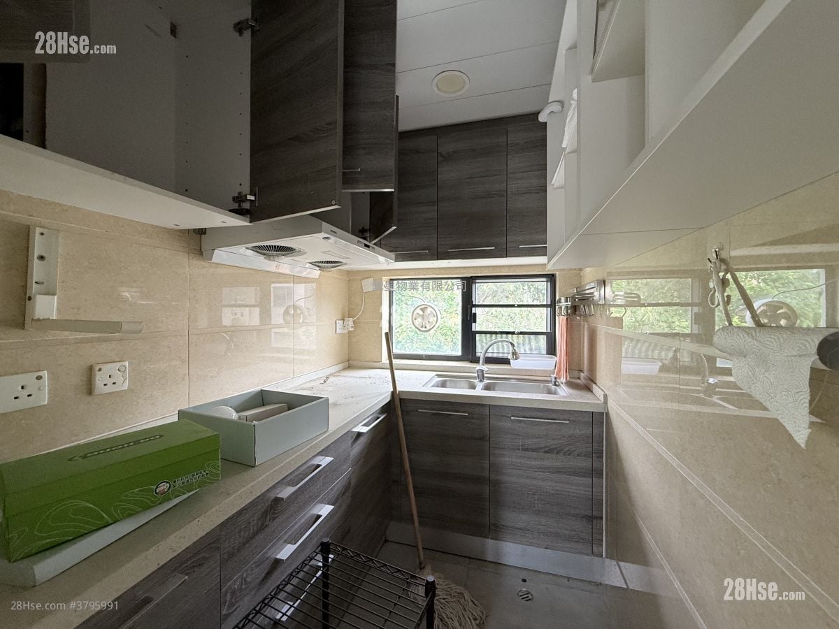 村屋 售盘 3 房 , 1 浴室 700 平方尺