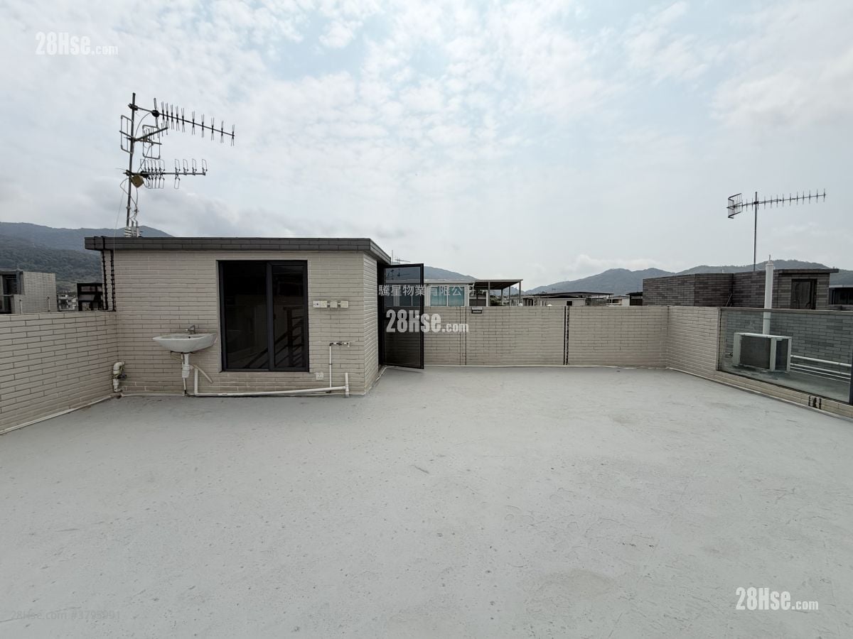 村屋 售盘 3 房 , 1 浴室 700 平方尺