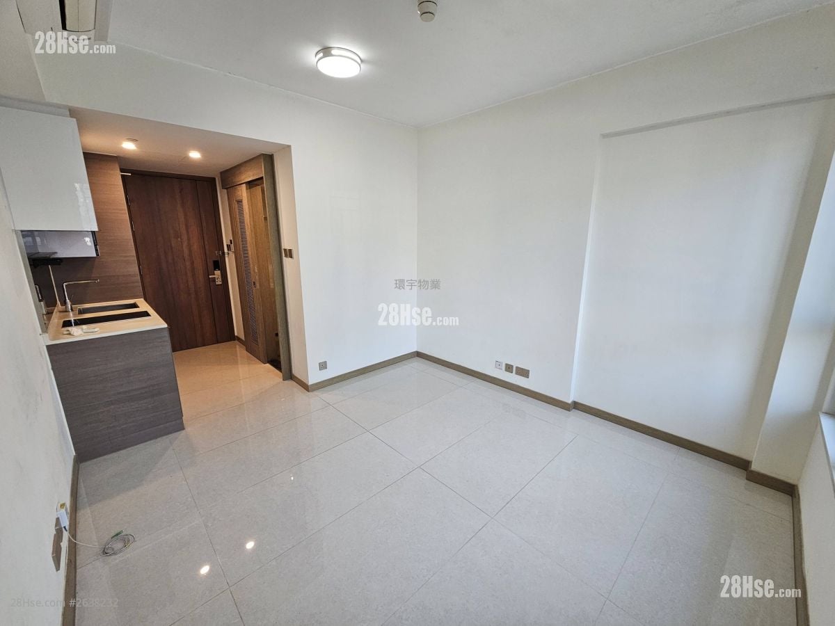 Aurora Rental Studio , 1 Bathroom 218 ft²