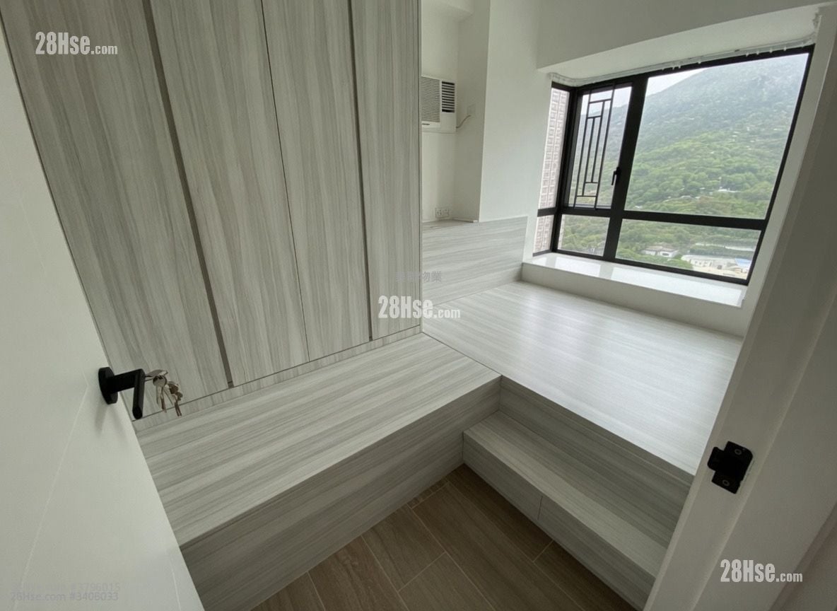 Tuen Mun Town Plaza Sell 2 Bedrooms 326 ft²