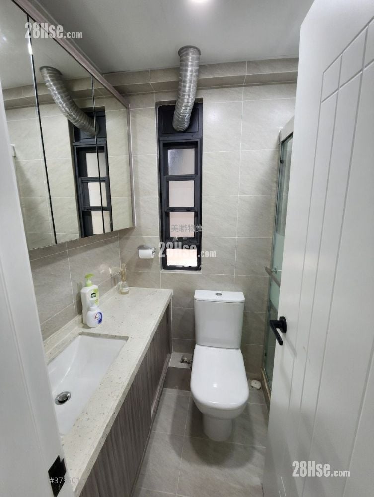 Tuen Mun Town Plaza Sell 2 Bedrooms 326 ft²