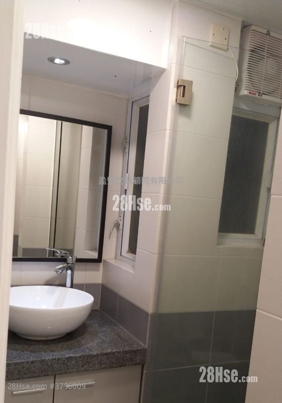 Tonnochy Towers Sell 2 Bedrooms , 1 Bathroom 354 ft²