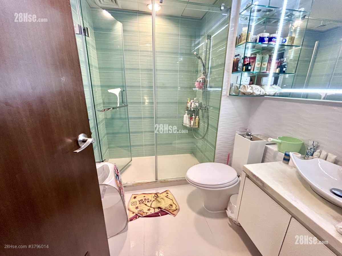 The Beverly Hills Rental 5+ Bedrooms , 2 Bathrooms 1,902 ft²