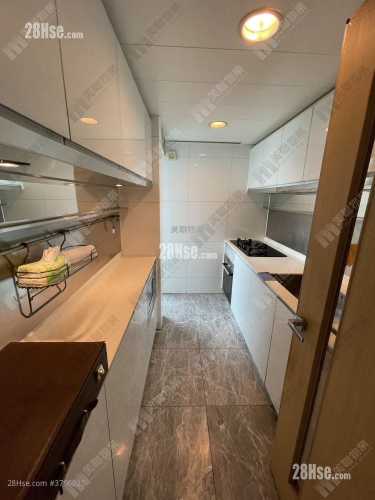 Century Gateway Sell 3 Bedrooms , 1 Bathroom 718 ft²