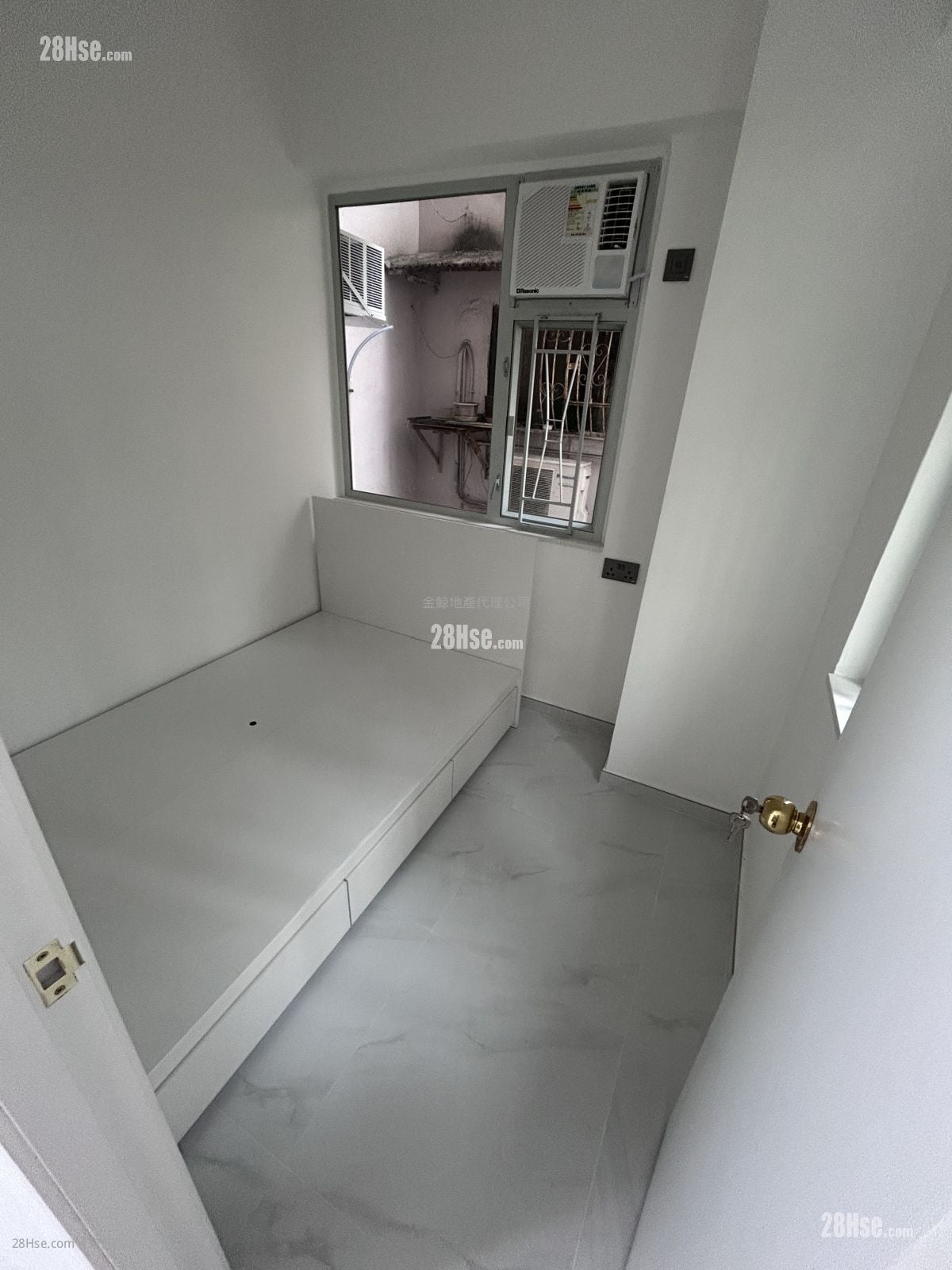 公园大厦 租盘 2 房 , 1 浴室 327 平方尺