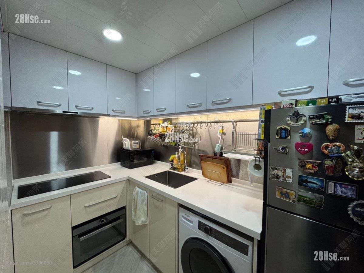 Choi Wo Court Sell 2 Bedrooms , 1 Bathroom 477 ft²