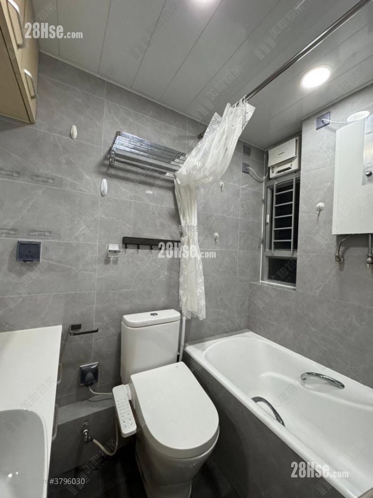 Choi Wo Court Sell 2 Bedrooms , 1 Bathroom 477 ft²