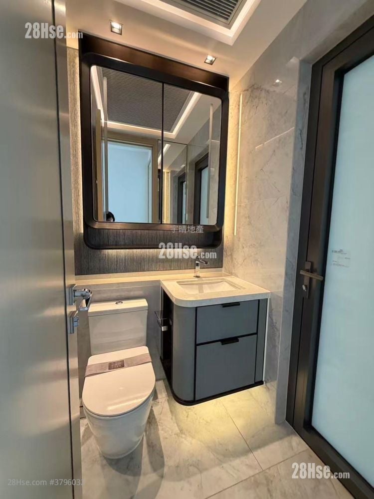 233  Prince Edward Road West Rental 2 Bedrooms , 1 Bathroom 473 ft²