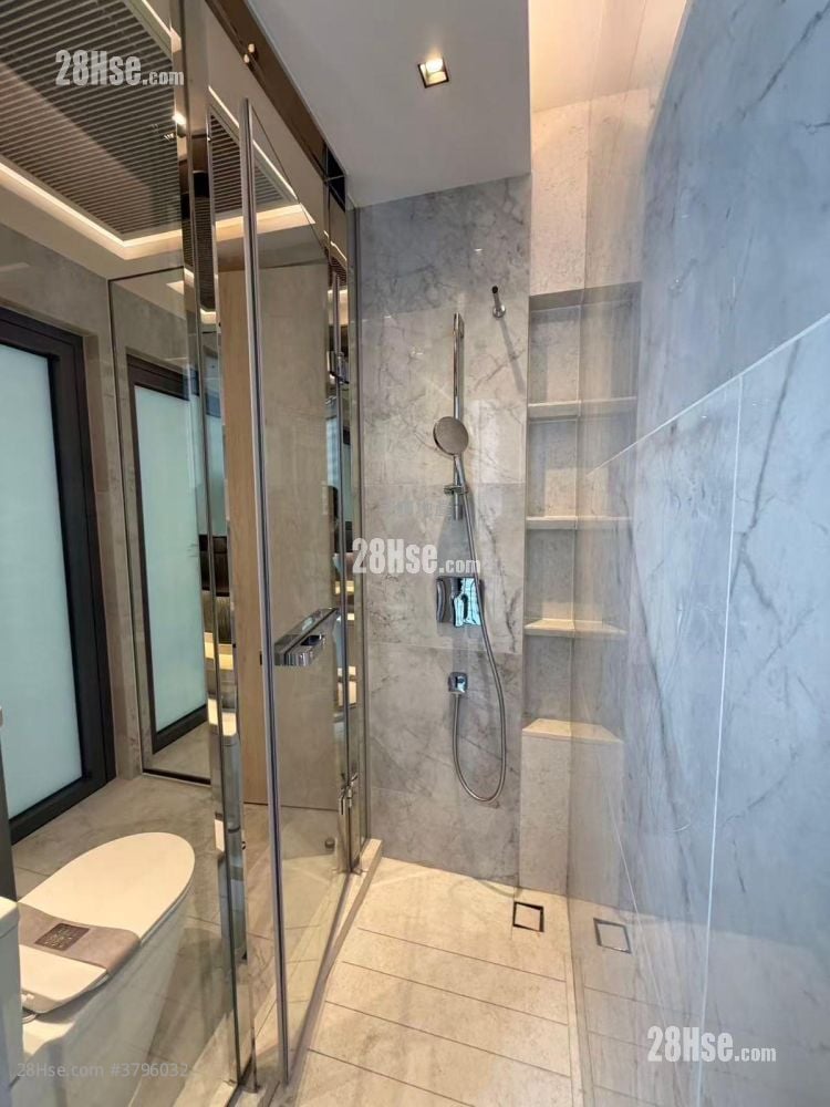 233  Prince Edward Road West Rental 2 Bedrooms , 1 Bathroom 473 ft²