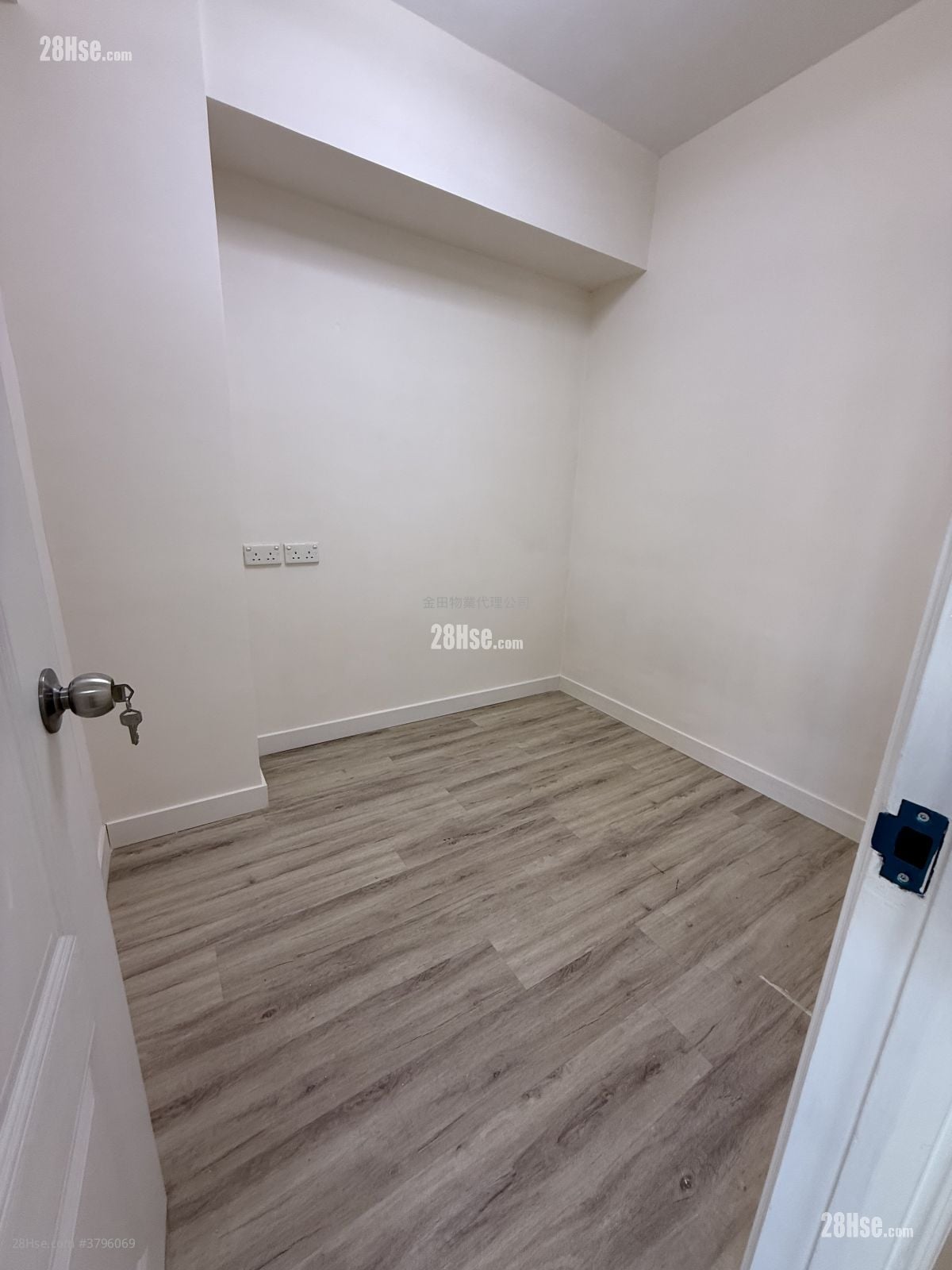 Kon Hing Building Rental 531 ft²