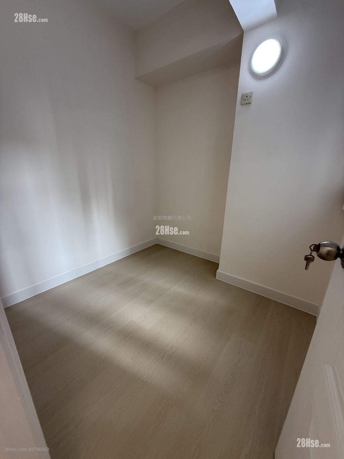 Kon Hing Building Rental 531 ft²