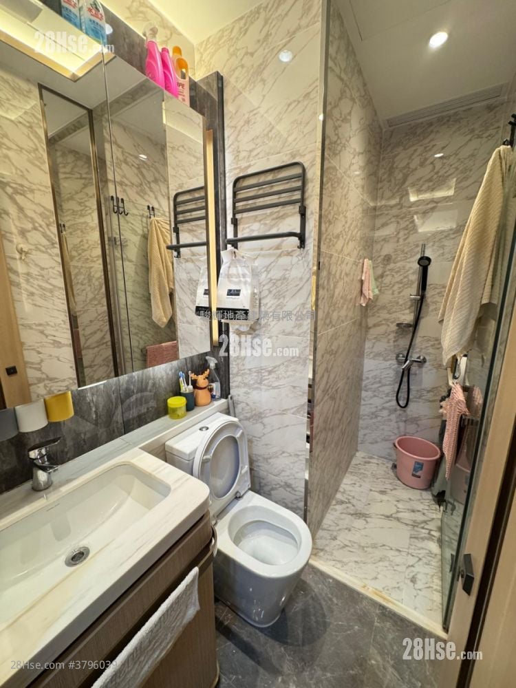 One Soho Sell 2 Bedrooms , 1 Bathroom 374 ft²