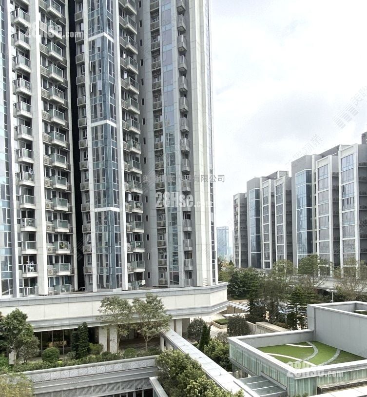 Cullinan West Sell 1 Bedroom 363 ft²