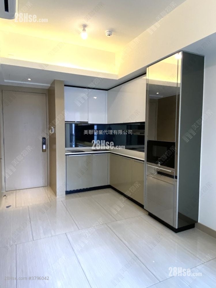 Cullinan West Sell 1 Bedroom 363 ft²