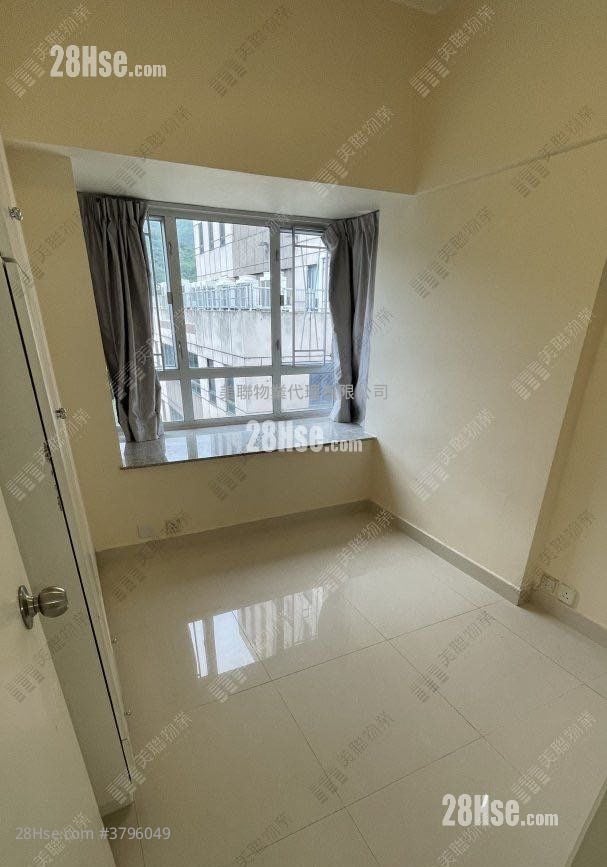 荃锦中心 售盘 2 房 369 平方尺