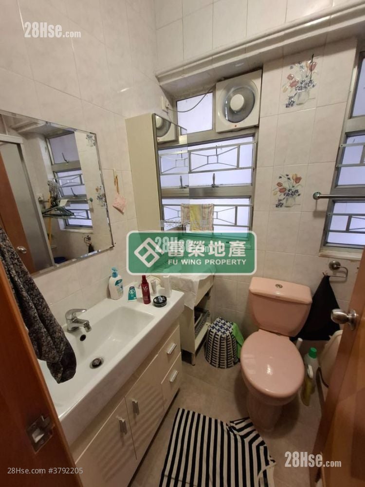 翡翠洋楼 售盘 3 房 , 1 浴室 646 平方尺