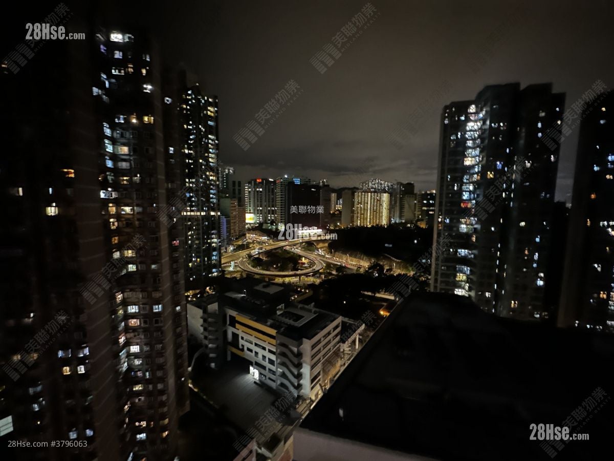 Riviera Gardens Sell 2 Bedrooms , 1 Bathroom 419 ft²