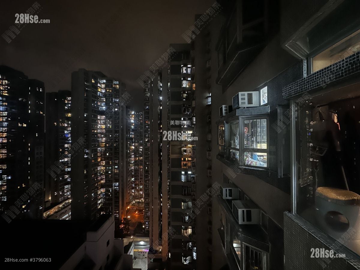 Riviera Gardens Sell 2 Bedrooms , 1 Bathroom 419 ft²