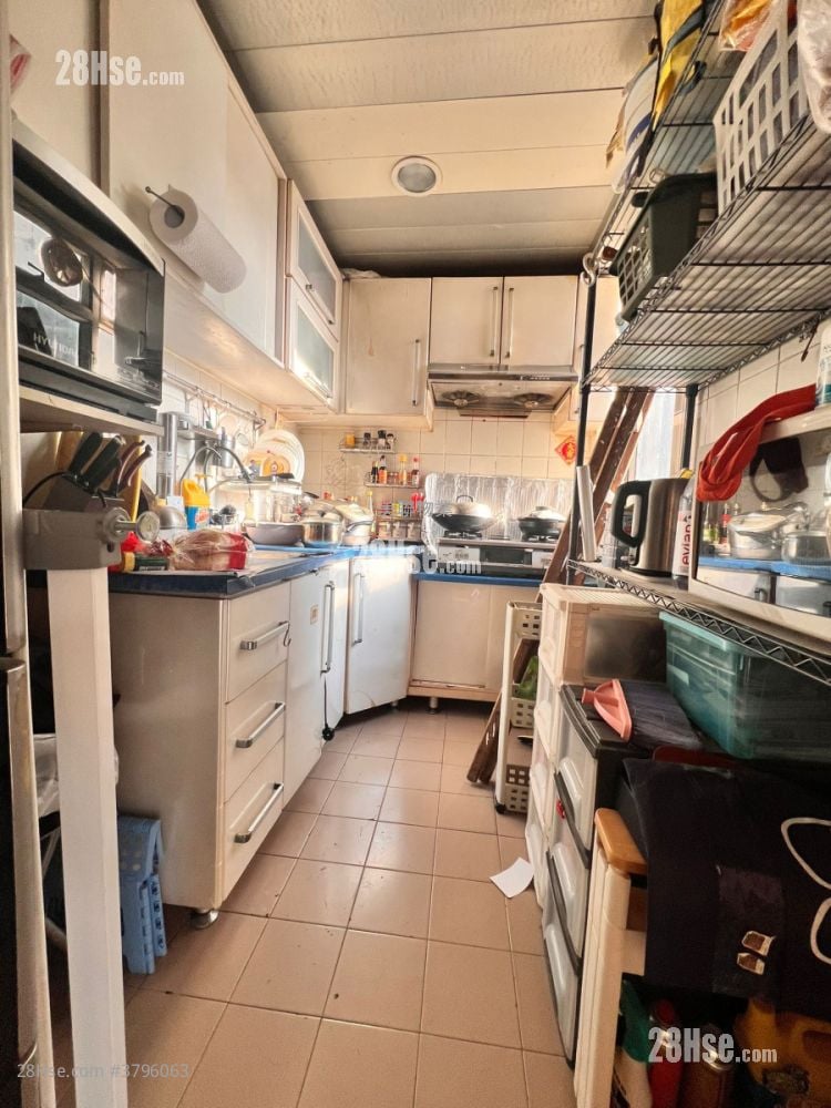 Riviera Gardens Sell 2 Bedrooms , 1 Bathroom 419 ft²