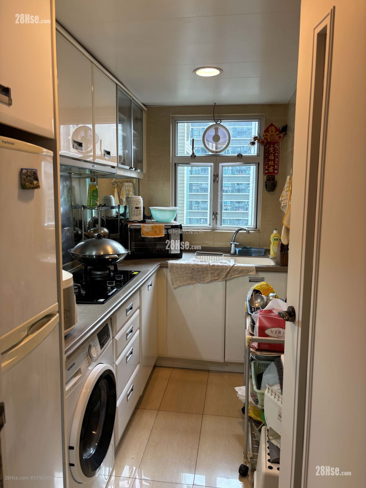 Sky Tower Rental 2 Bedrooms , 1 Bathroom 539 ft²