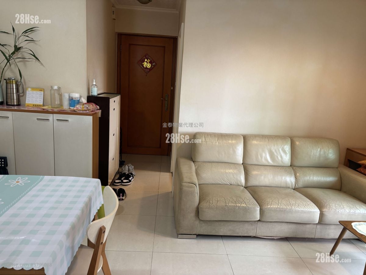 Sky Tower Rental 2 Bedrooms , 1 Bathroom 539 ft²