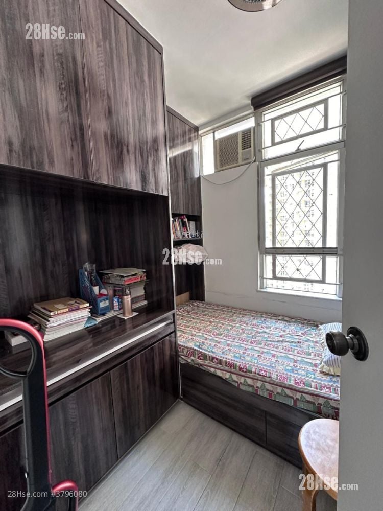 愉翠苑 售盘 3 房 , 2 浴室 650 平方尺